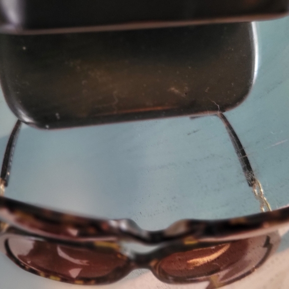 Coach sunglasses - Picture 3 of 5